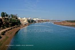 Image du Maroc Professionnelle de  Azemmour, selon les historiens, son nom serait d'origine Amazigh, située sur la rive de l'Oum Er-Rabia, elle est surnommée la ville de Moulay Bouchaïb. Cette ville millénaire, dont les murailles laissées par les portugais sont classées Monuments Historique. Samedi 10 Avril 1999. (Photo / Abdeljalil Bounhar) 